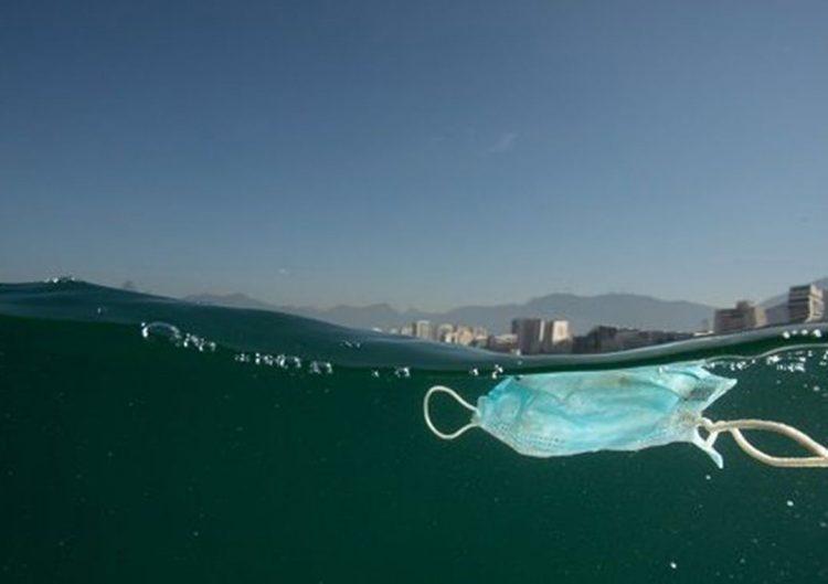 Descarte de máscaras contra Covid-19 impacta no meio-ambiente, afirma especialista