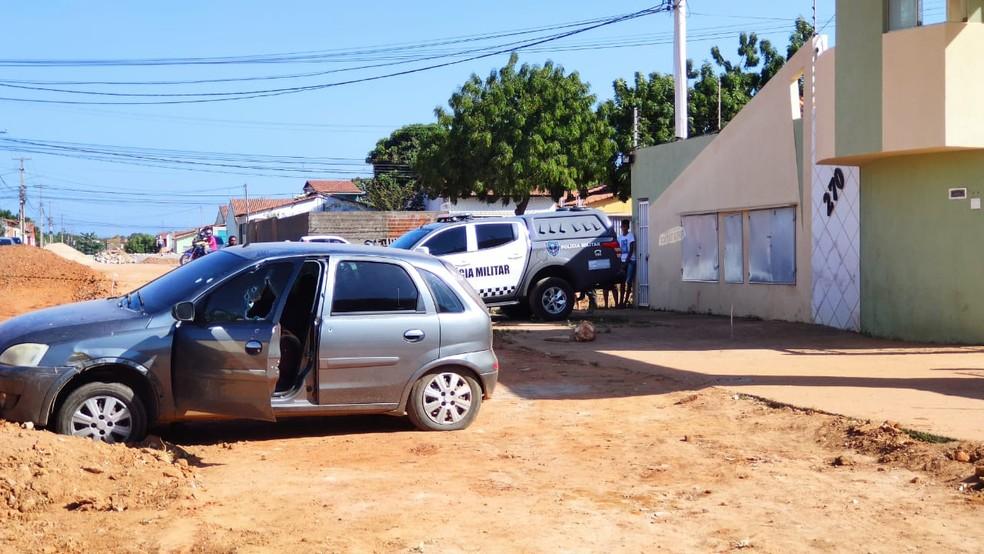 Homem é assassinado com cerca de 30 tiros na frente de casa em Mossoró