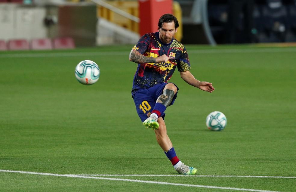 Jornal: Inter de Milão planeja oferecer salário de R$ 307 milhões por ano para tirar Messi do Barcelona