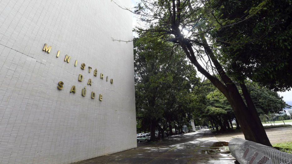 Mesmo com pandemia, governo planeja cortar orçamento da Saúde para 2021