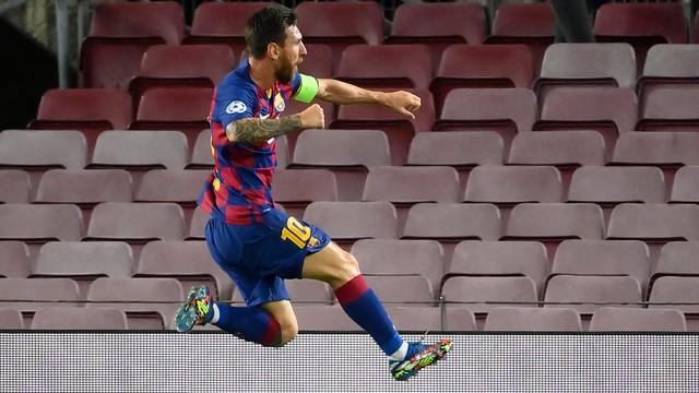 Messi faz golaço, Barcelona vence o Napoli e vai às quartas da Champions
