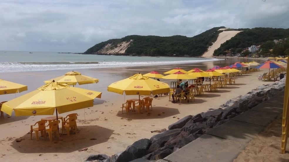 Prefeitura de Natal autoriza reabertura de quiosques nas prais, mas fecha acessos à orla no fim de semana