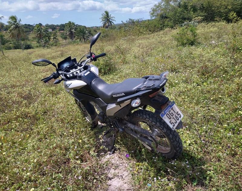 SÃO JOSÉ DE MIPIBU: POLÍCIA MILITAR RECUPERA MOTO ROUBADA E LOCALIZA DESMANCHE