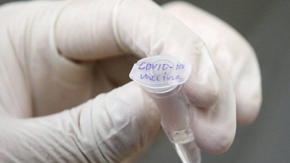 China autoriza testes em humanos de vacina por spray nasal contra Covid-19