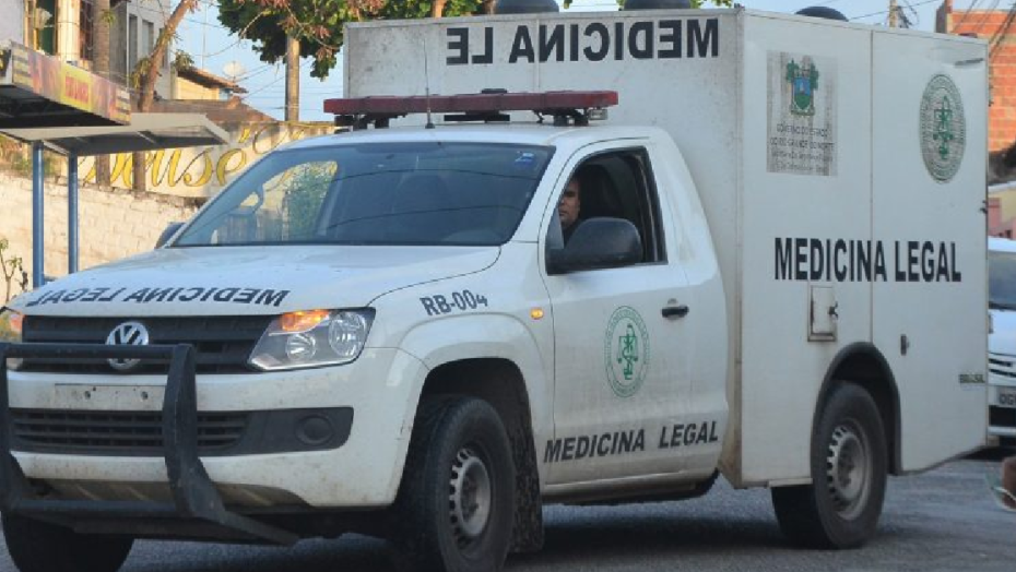 Com marcas de agressão e tiros no rosto, mulher é achada morta em terreno baldio na Grande Natal