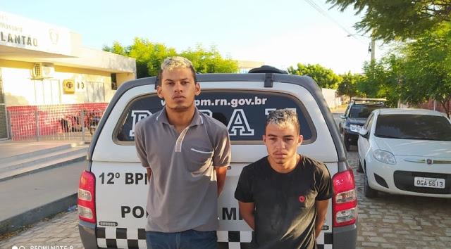 DUPLA EM MOTO ROUBADA É PRESA APÓS PRATICAR ASSALTO EM MOSSORÓ