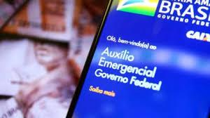 Governo anuncia que auxílio emergencial passará a ser de R$ 300 até dezembro