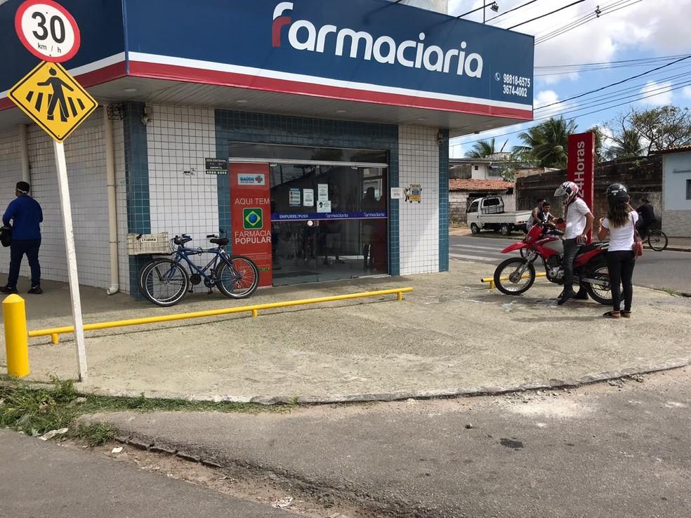 Homem de 26 anos reage a assalto e é baleado na cabeça em Natal