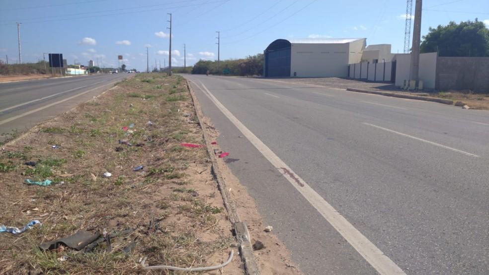 Motorista bate na traseira de caminhonete e morre na BR-304 em Mossoró
