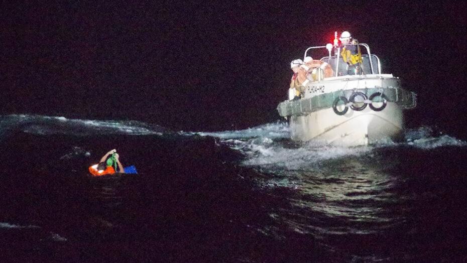 Navio cargueiro afunda próximo ao Japão com 43 pessoas e 6 mil vacas a bordo