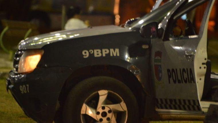 Oito bandidos exibem armas e trocam tiros com a PM em Natal; baleado é socorrido