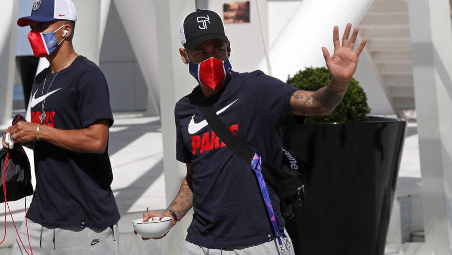 PSG confirma que três jogadores estão com Covid-19; Neymar é um deles, diz jornal