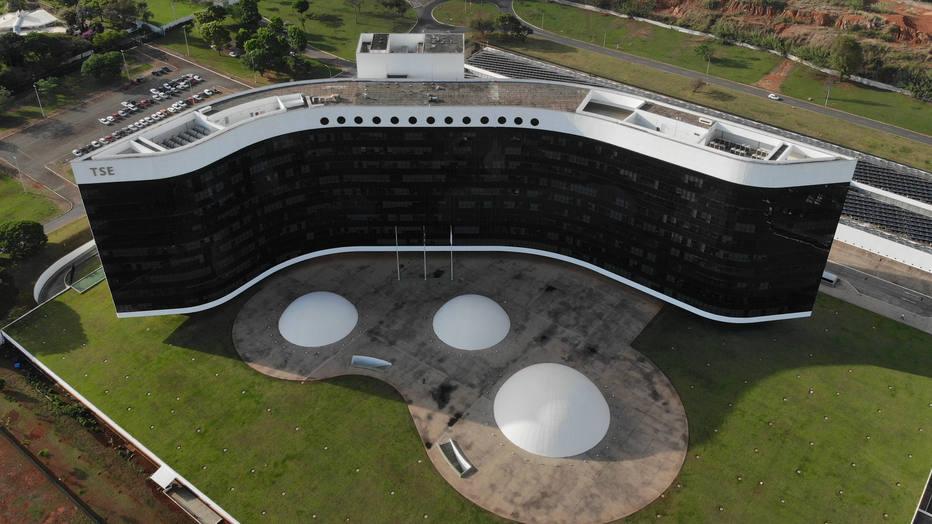 TSE vai testar sistema que permite votar pela internet, por celular e sem precisar sair de casa