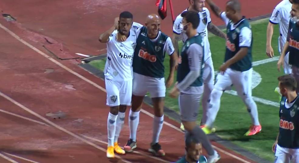 Viralizou: hat-trick com tapas, Marinho desolado e zoação com Cruzeiro