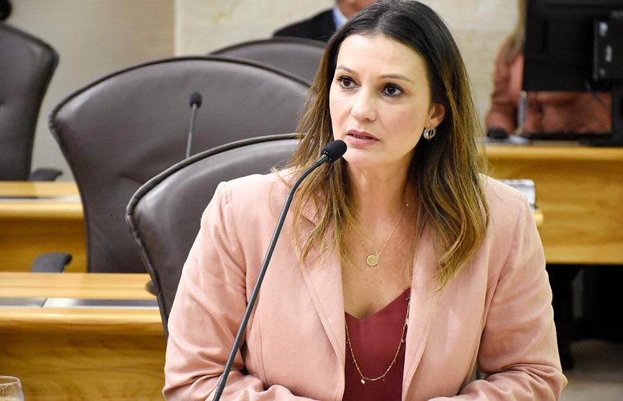 CRISTIANE REQUER REFORMA DE ESCOLA QUE ATENDE MAIS DE 600 ALUNOS NA GRANDE NATAL
