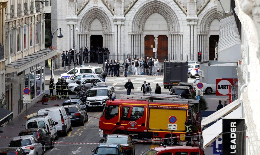 ESFAQUEAMENTO NO INTERIOR DE UMA IGREJA DEIXA TRÊS MORTOS NA FRANÇA