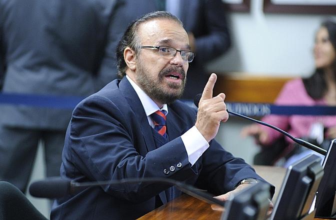 PROJETO TIPIFICA CRIME DE PRECONCEITO CONTRA CRIANÇA OU ADOLESCENTE ADOTADO