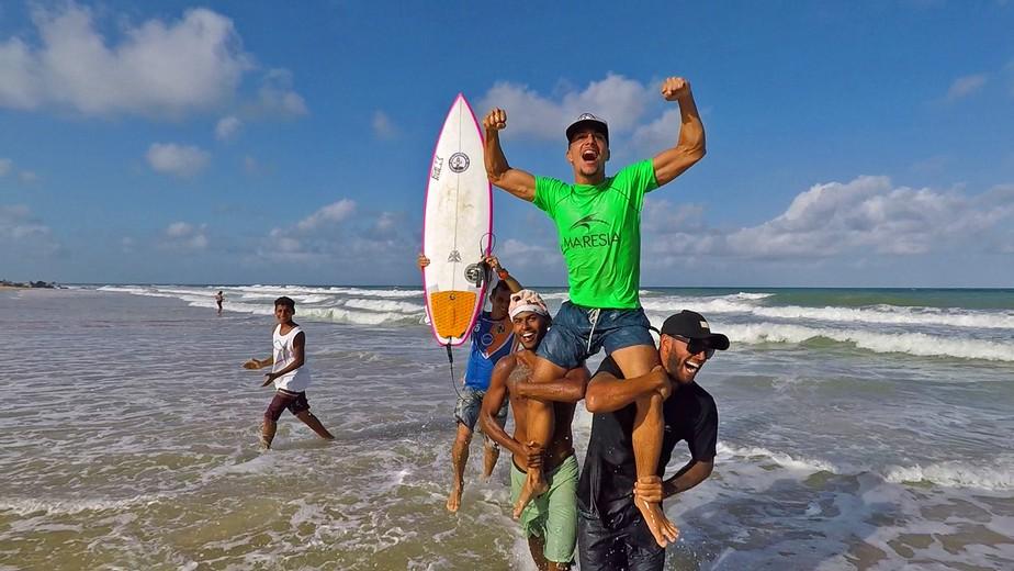 Surfista potiguar vence etapa do brasileiro profissional na praia de Pipa