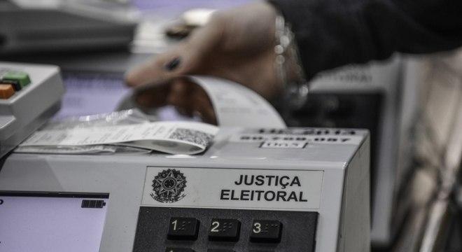 Brasil tem 7 capitais com prefeitos eleitos; 18 terão segundo turno