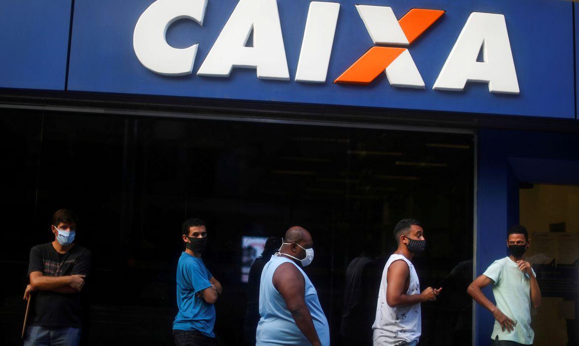 Caixa paga R$ 1,2 bi de auxílio emergencial para nascidos em abril