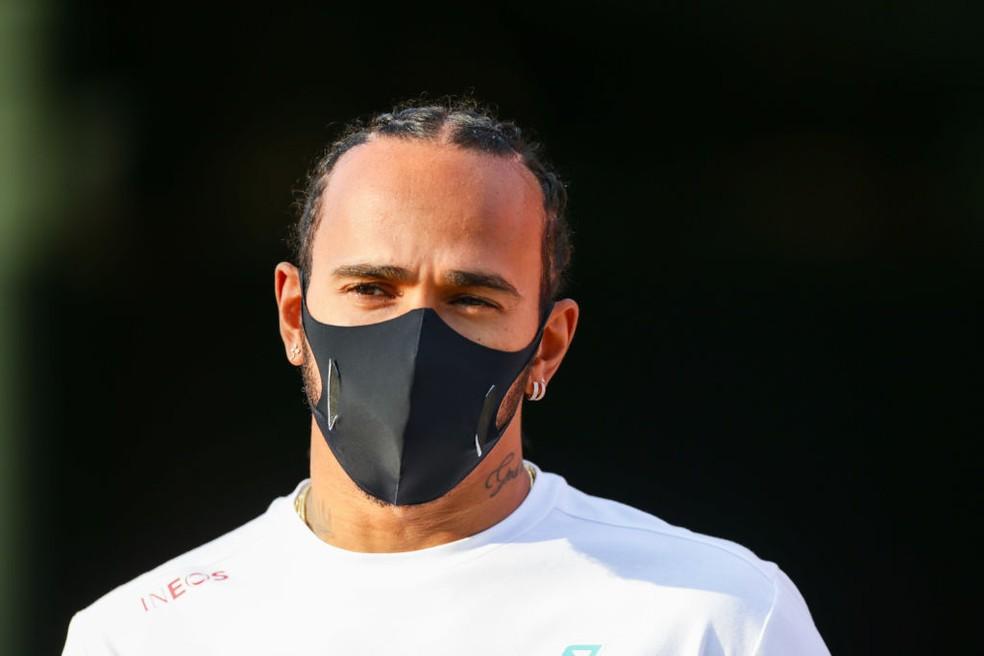 Hamilton reclama de asfalto novo na Turquia após treinos: 