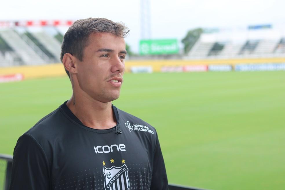 Paraná Clube negocia com jogador que cumpre pena por violência contra mulher