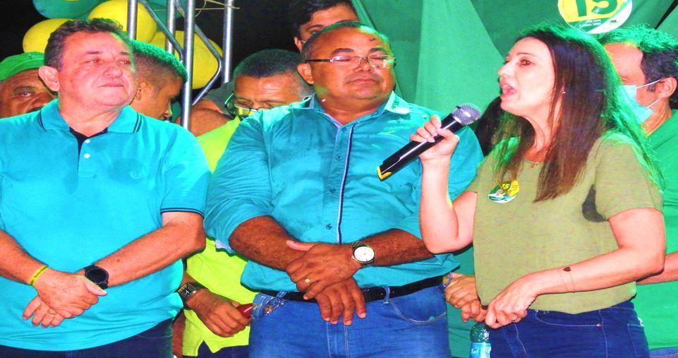 “POR AMOR A ESSA TERRA VOCÊS ESTÃO FAZENDO A ESCOLHA   CERTA” DISCURSA DEPUTADA CRISTIANE DANTAS EM CARNAÚBA