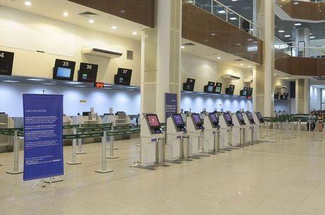 Anvisa fiscaliza voos vindos do Reino Unido por precaução contra covid-19