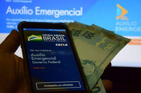 Caixa deposita auxílio emergencial a 3,2 milhões nascidos em abril
