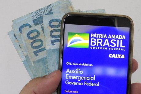 Caixa deposita auxílio emergencial a 3,4 milhões nascidos em agosto