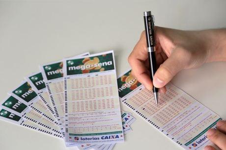 Mega-Sena acumulada promete pagar R$ 11 milhões neste sábado