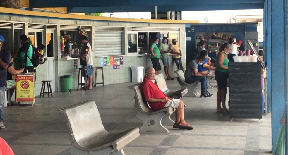 Mulher é agredida pelo companheiro até desmaiar em rodoviária da Grande Natal