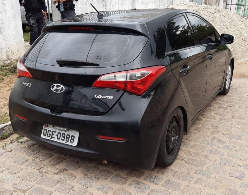 POLÍCIA MILITAR DETÉM HOMEM COM VEÍCULO CLONADO EM SÃO JOSÉ DE MIPIBU