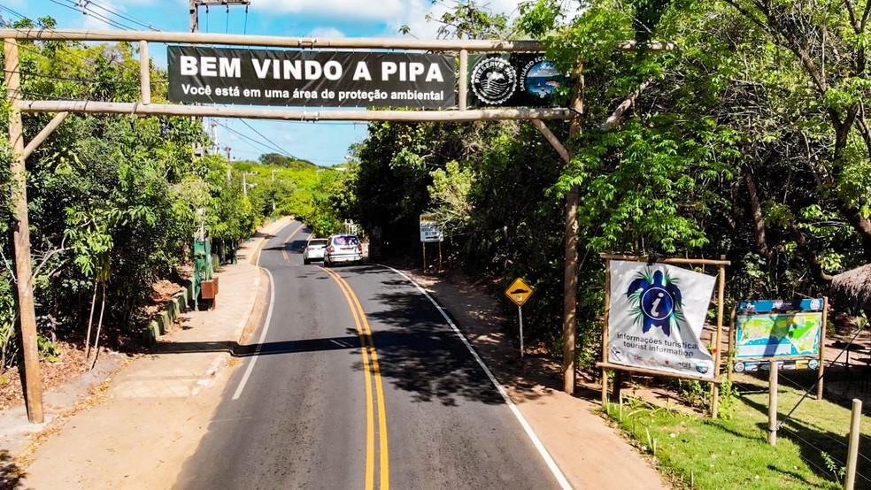 Prefeitura permite festa privadas de fim de ano em Pipa, mas exige exames de Covid-19 para participantes