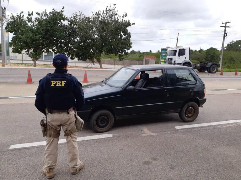PRF PRENDE HOMEM E RECUPERA VEÍCULO EM SÃO JOSÉ DE MIPIBU