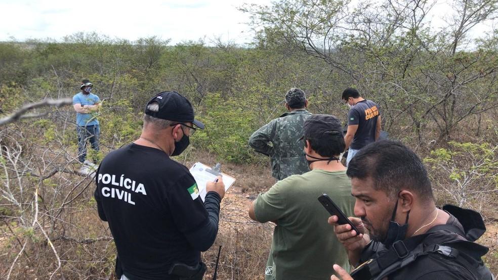 Corpo de adolescente de 15 anos é encontrado em matagal na Grande Natal; Polícia Civil acredita que ele foi morto por engano