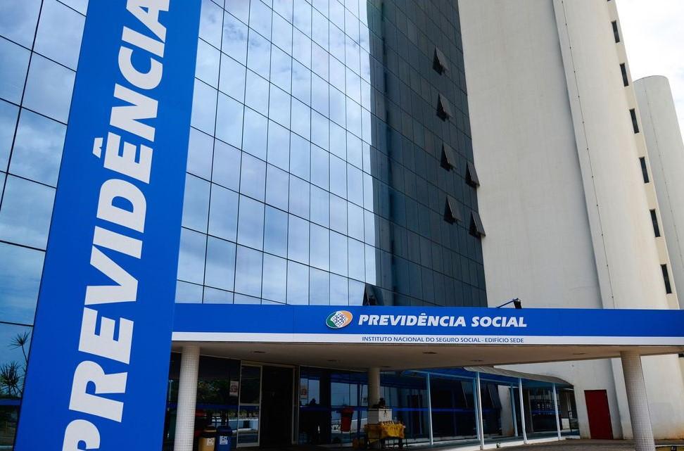 Governo suspende exigência de prova de vida de aposentados federais