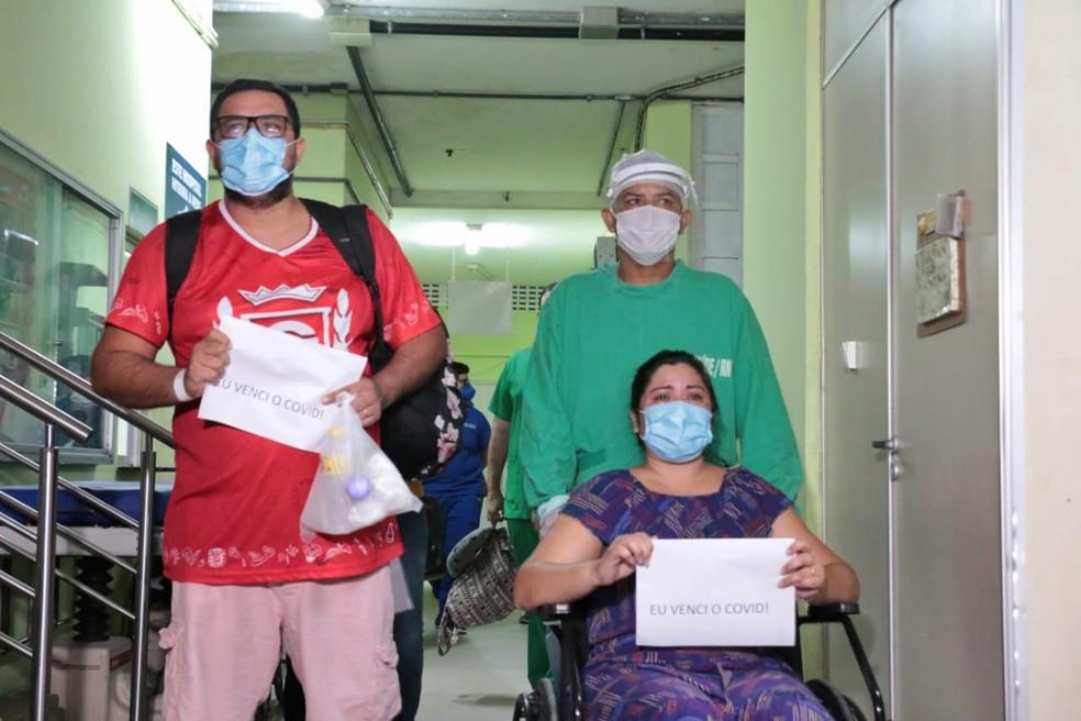 Mais dois pacientes transferidos de Manaus para Natal com Covid-19 recebem alta: 'viramos potiguares'