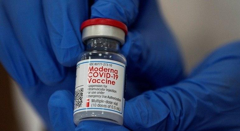 Moderna prevê entre 600 mi e 1 bi doses de vacina em 2021