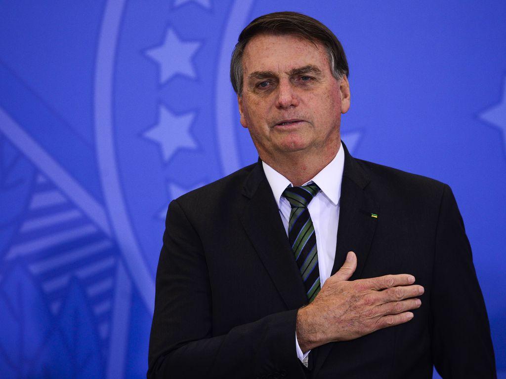 Bolsonaro diz que novo auxílio pode começar em março e durar até quatro meses
