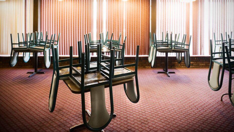 Comitê científico do RN recomenda suspensão de aulas, interdição da orla e fechamento de bares e restaurantes por duas semanas