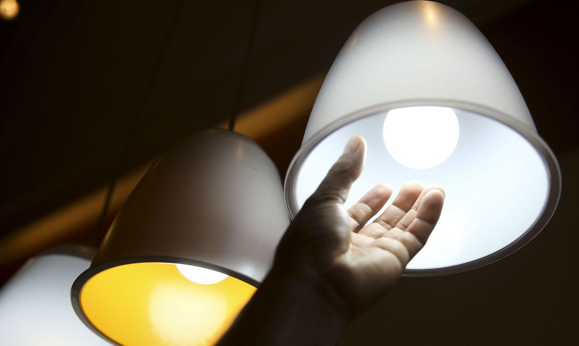 Conta de luz continuará com bandeira amarela em março