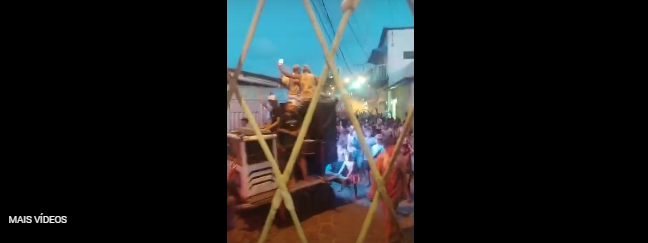 Imagens mostram ‘bloquinho de carnaval’ com aglomeração na zona Leste de Natal