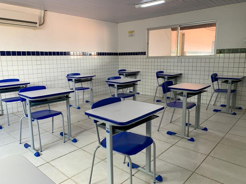 NÍSIA FLORESTA: AULAS PRESENCIAIS NA REDE PÚBLICA MUNICIPAL SEGUEM SUSPENSAS; REDE PRIVADA TEM AUTORIZAÇÃO PARA O RETORNO