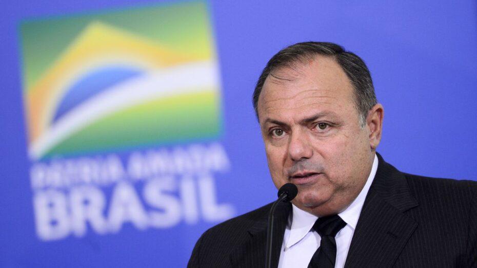 Pressionado, Pazuello acena a governadores com 230,7 milhões de doses de vacina