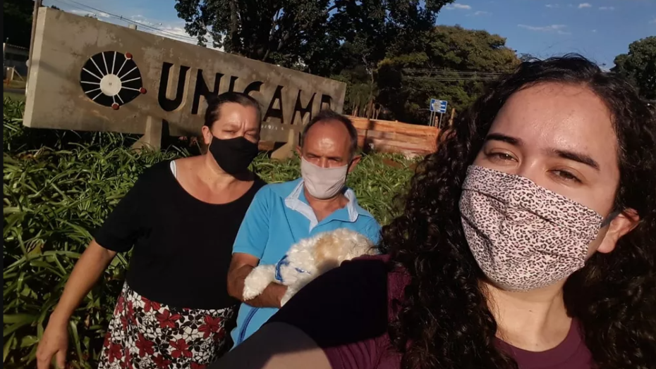Aos 21 anos, filha de diarista e cobrador de ônibus é aprovada em medicina