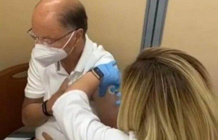 Após dizer que Covid-19 é “tática de Satanás”, Edir Macedo recebe vacina em Miami