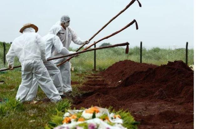 Covid avança: funerárias são orientadas a triplicar estoque de caixões