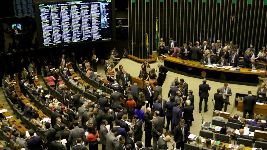 Em meio à pandemia, Câmara aumenta em R$ 135,4 mil valor do reembolso de saúde para parlamentar