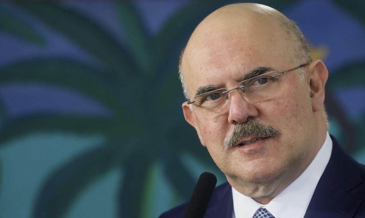 Milton Ribeiro fala sobre ano letivo de 2021 e aulas remotas